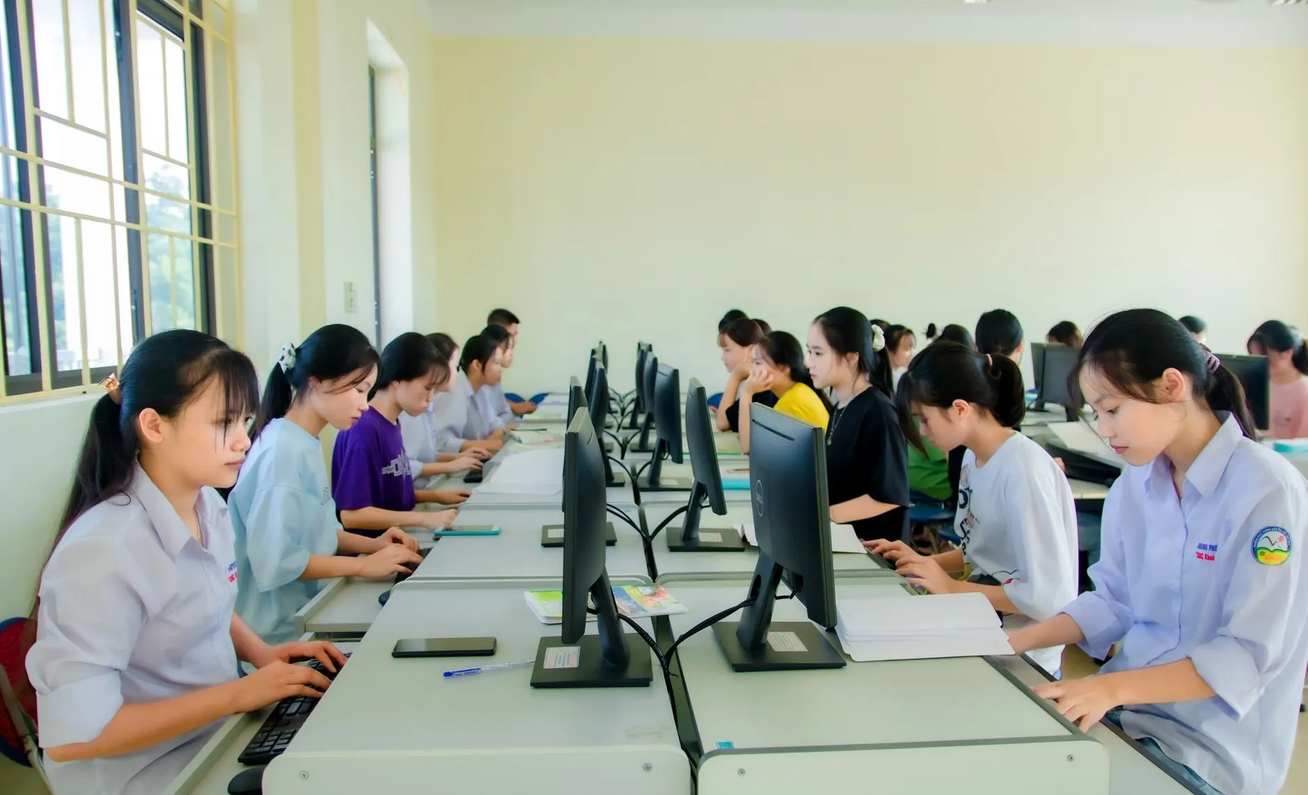 2025年成都学前教育行业新规：双语艺术幼儿园如何适应政策变化
