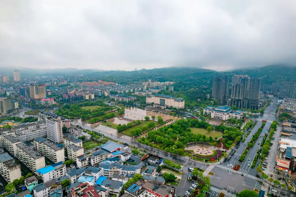成华区妈妈爱幼儿园双语艺术课程体系与教学优势解析